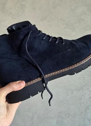 Женские синие замшевые ботинки deichmann 39 г. на тракторной подошве