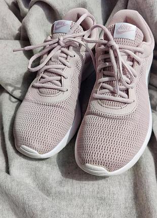Кросівки жіночі nike рожеві, розмір 41.5, довжина устілки 27,5 см