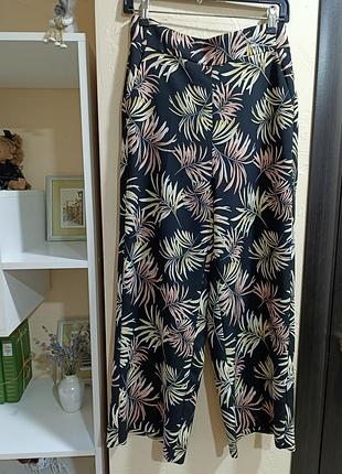 Черные женские брюки, бренд marella. линейка бренда max mara.