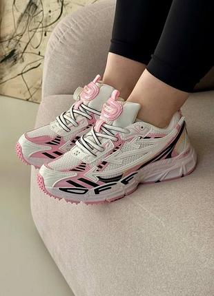 Be right back white pink