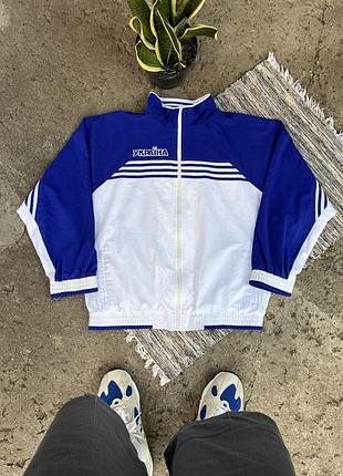 Вінтажна синьо біла олімпійка україна у стилі adidas з маленьким вишитим логотипом