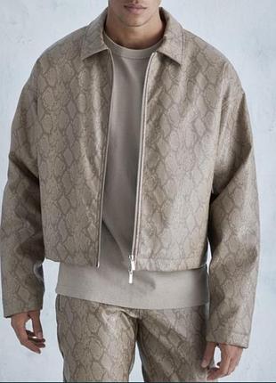 Куртка boohooman snake texture з екошкіри s / зміїна фактура / нова