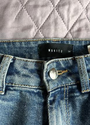 Стильні блакитні джинси mom fit mohito