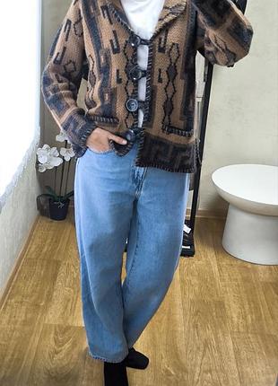 Светло-голубые джинсы бренда levi's 2
