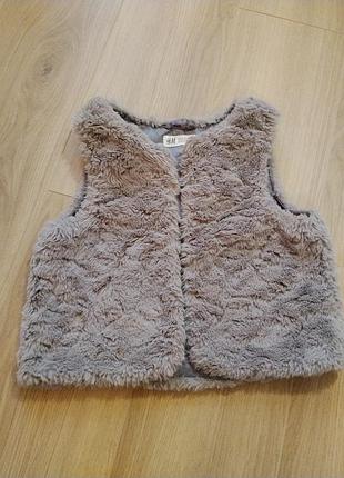 Серый детский жилет из искусственного меха от бренда h&amp;m. 140/68 9-10 лет