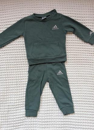 Костюм adidas 68 р