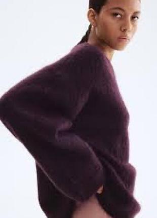 Пухнастий сливовий джемпер оверсайз / теплий светр н&м edition oversized mohair-blend sweater.