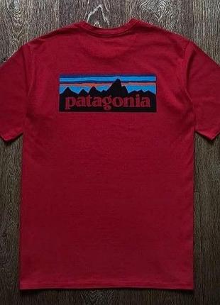 Красная мужская футболка patagonia размер l