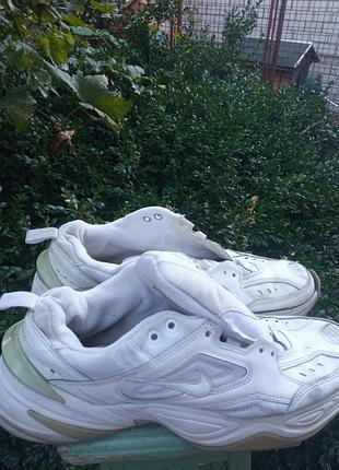 Кроссовки nike 45размер, пятки целые