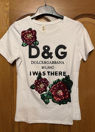 Футболка жіноча dolce&gabbana біла з квітковим принтом та паєтками