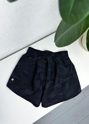 Спортивні шорти lululemon