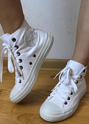 Білі високі кеди бренду converse chuck taylor all star