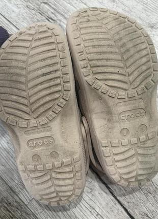 Шльопанці для дівчинки crocs бежеві 6