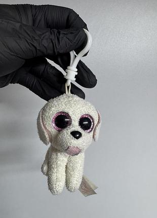 М'який брелок-іграшку серії ty beanie boos — біле цуценя на ім'я pippie (піппі) з великими блискучими рожевими очима.