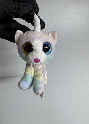 Плюшевим брелоком heather (хезер) із серії ty beanie boos / mini boos clip, який поєднує образ котика та єдинорога
