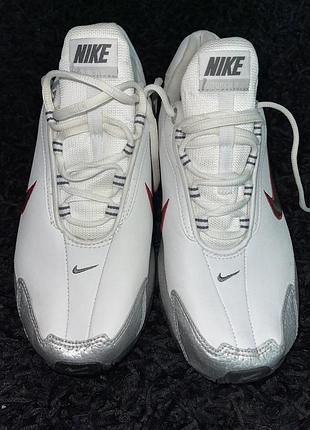 Кросівки бренду nike, а саме вінтажна модель із серії nike air torch.