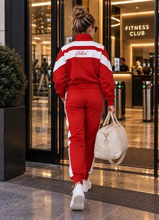 Спортивный костюм красный