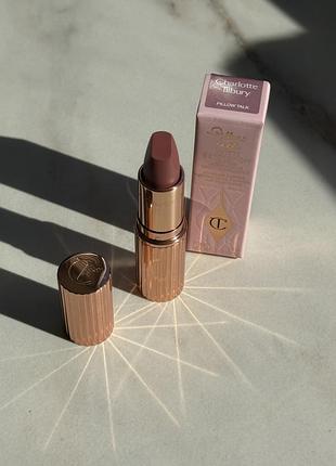 Розкішна напів матова помада charlotte tilbury pillow talk