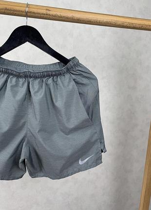 Спортивні шорти nike 3