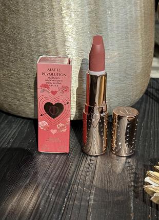 Розкішна нюдова помада charlotte tilbury wedding belles