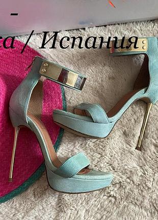 Босоніжки іспанія шкіра каблук метал