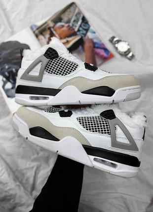 Жіночі кросівки nike jordan 4 black white хутро 🤍🖤