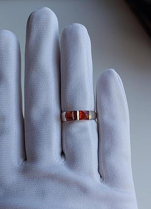 Серебряное кольцо с янтарём