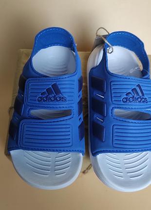 Сандалі босоніжки адідас adidas.
розмір  26 довжина устілки 15,5 см.