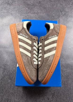 Кроссовки adidas spezial light brown