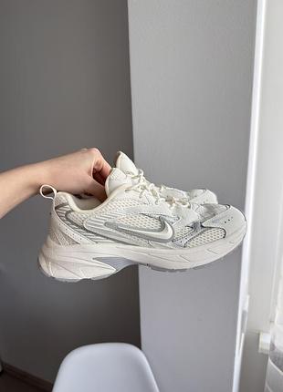 Кросівки жіночі nike молочні, розмір 38, довжина устілки 24,5 см