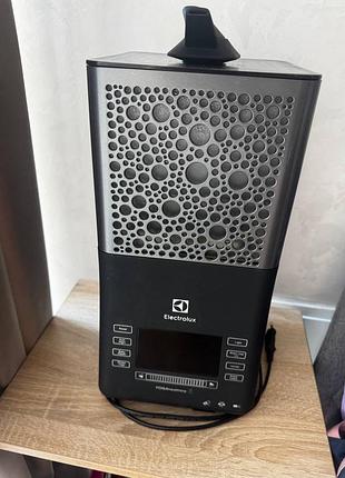 Зволожувач повітря electrolux smart