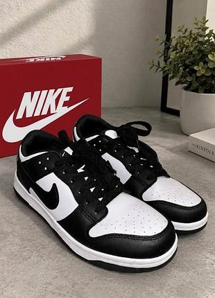 Dunk low “panda”