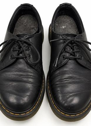 Чорні шкіряні туфлі dr. martens