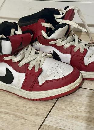 Дитячі кросівки високі у стилі air jordan (chicago) — розмір 33