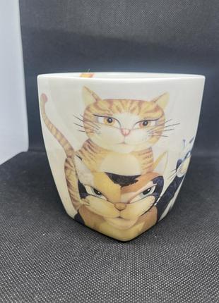 Порцелянова чашка англійського бренду crown trent uk limited fine bone china, made in england