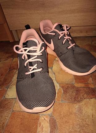 Кросівки nike у гарному стані