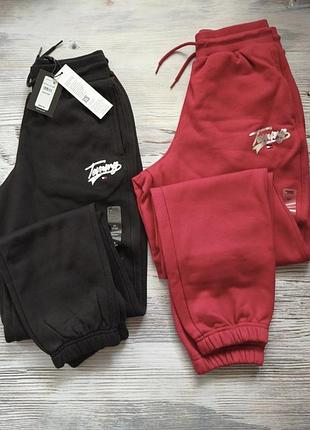 Спортивні штани жіночі tommy hilfiger джогери на флісі чорні, червоні xs, s, m