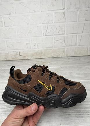 Крутые кроссовки nike tech hera размер 36-36.5