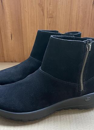 Демі ботинки skechers кожа р.37,5