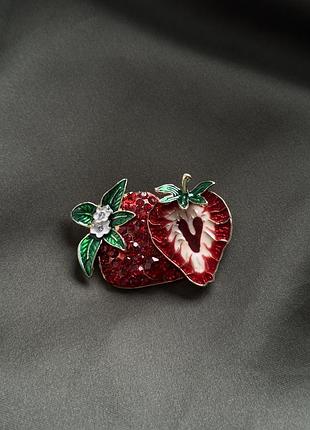 Брошка полуниця 🍓 камінці емаль жіночі прикраси