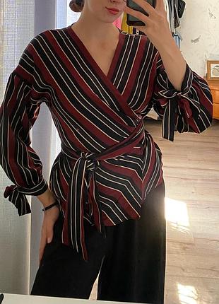 Блузка блуза zara на запах на завʼязці атласна геометричний принт