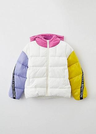 Яскрава куртка на дівчинку від united colors of benetton