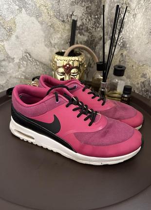 Яскраві кросівки nike