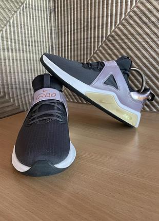 Жіночі тренувальні кросівки nike air max р 40 устілка 25,5см