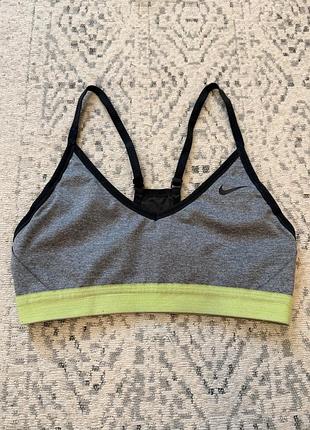 Спортивний топ nike, розмір s