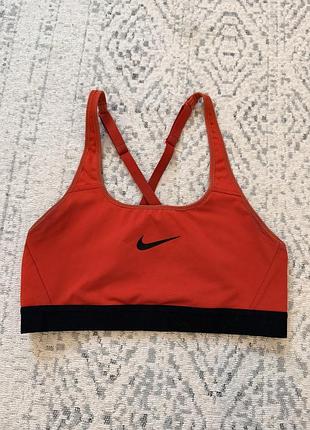 Спортивний топ nike червоний