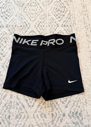 Шорти nike pro чорні, розмір xs, з дефектом логотипа
