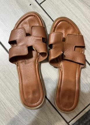 Шльопанці жіночі hermes руді шкіряні