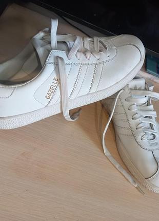 Белые кроссовки кеды adidas gazelle размер 44 (27 см) по стельки 28см