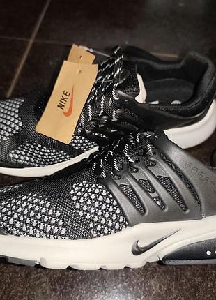 Кросівки чоловічі nike чорні з білим, 27 см по устілці